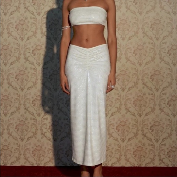 WeWoreWhat White Crystal Ruched Pencil Midi Skirt - Picture 3 of 7